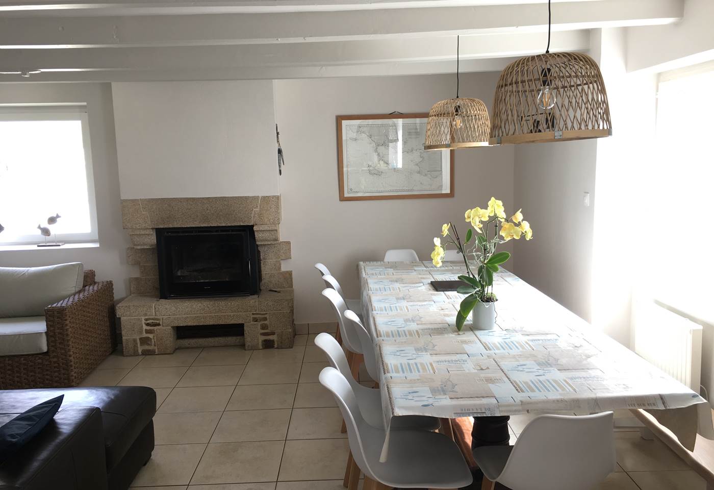 Pièce de vie - salle à manger, cheminée insert bois