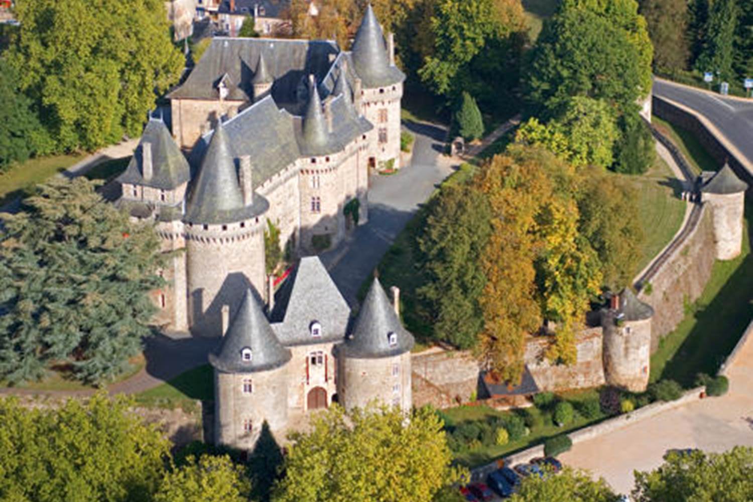 LE CHÂTEAU DE POMPADOUR