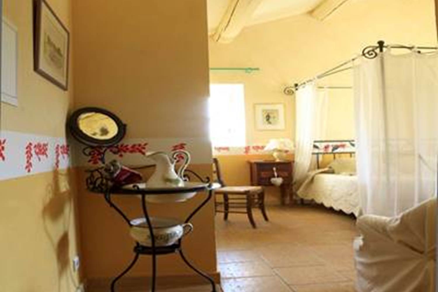 entrée d'une chambre à l'étage