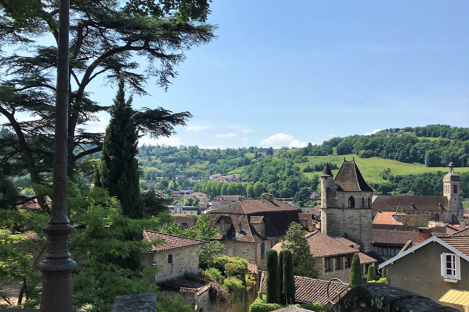Panorama sur les toits de Figeac, Eglise du Puy, Château du Viguier