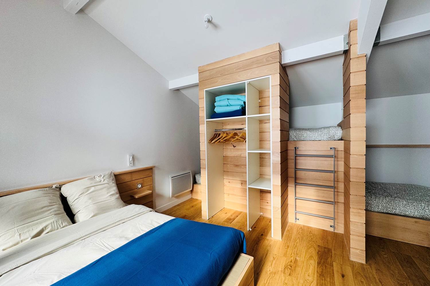 Chambre famille / PMR cosy pour des nuits paisibles au Refuge d'Issarbe