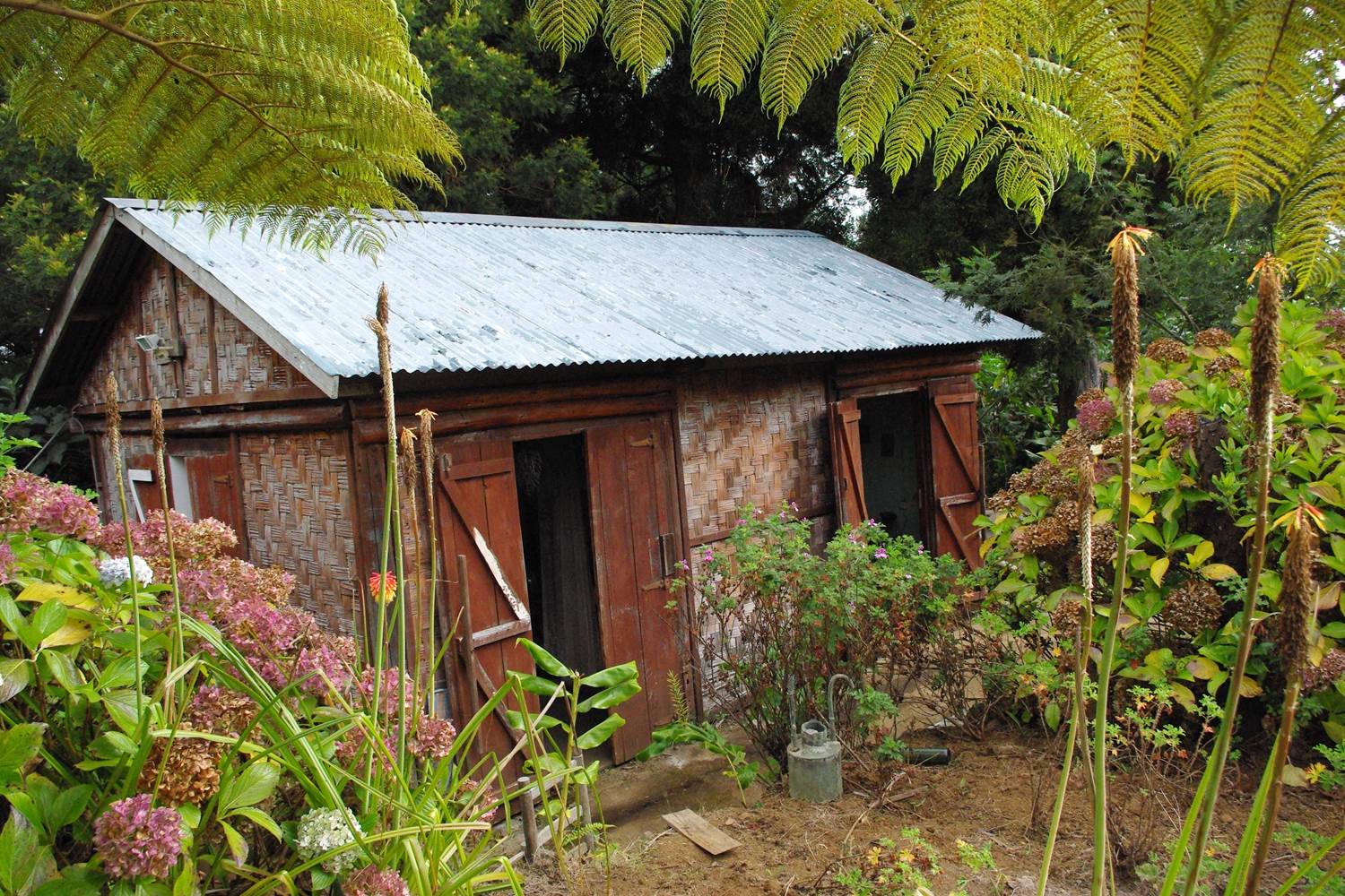Cabane en direction du Maïdo