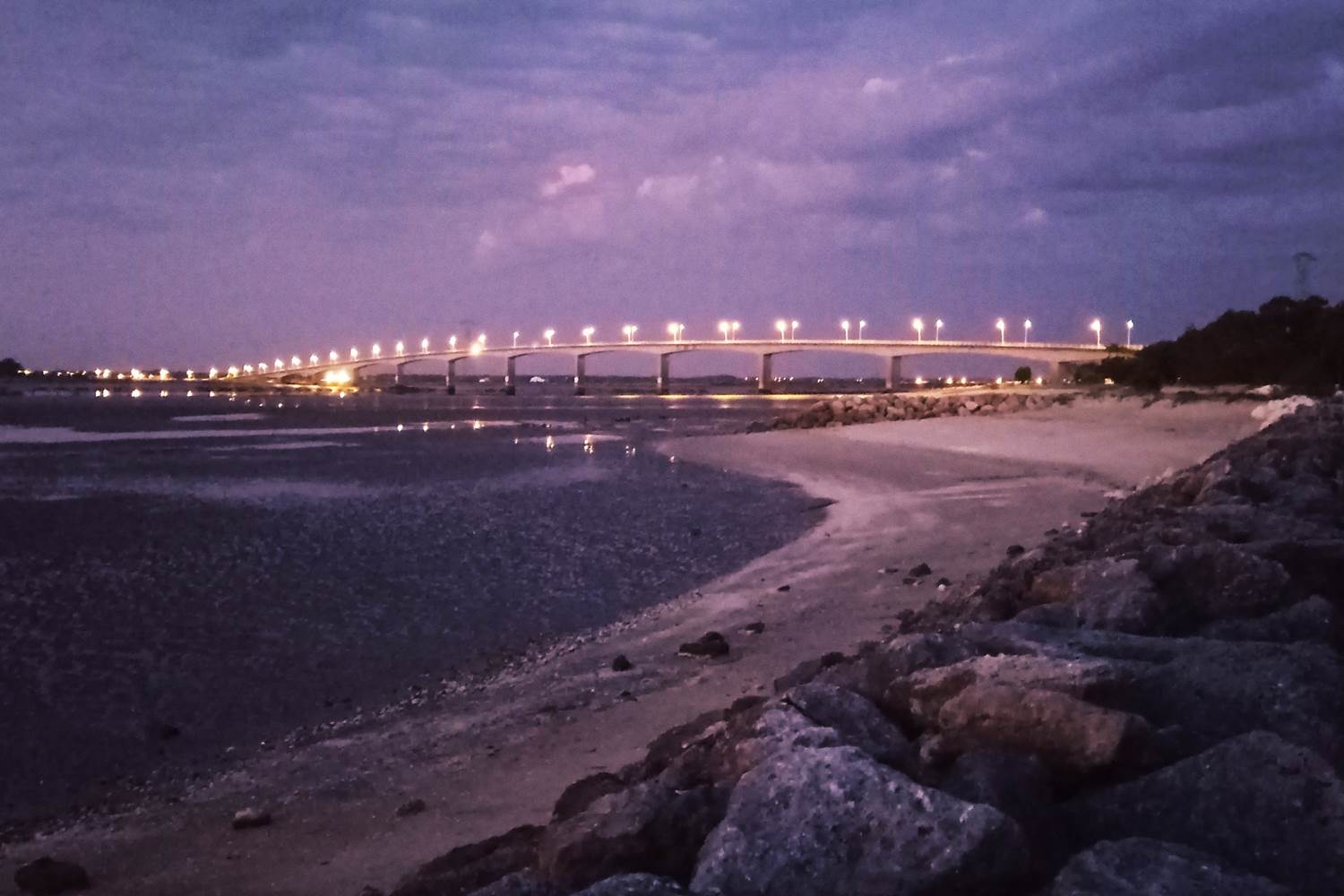 Ronce Les Bains by night