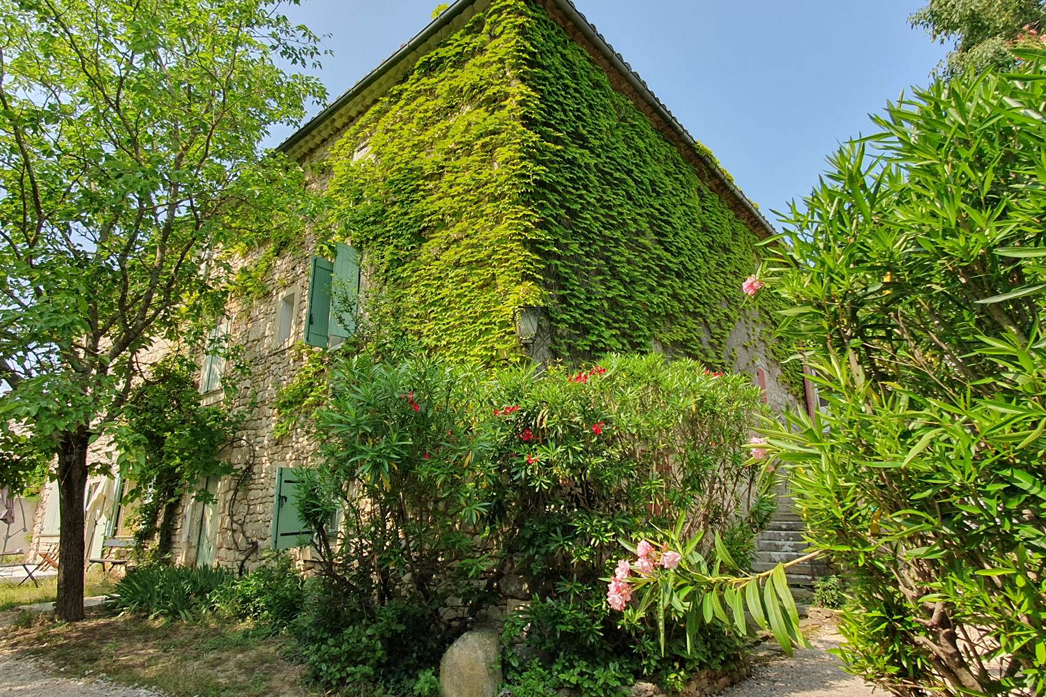 Le Mas des Sages location vacances avec piscine