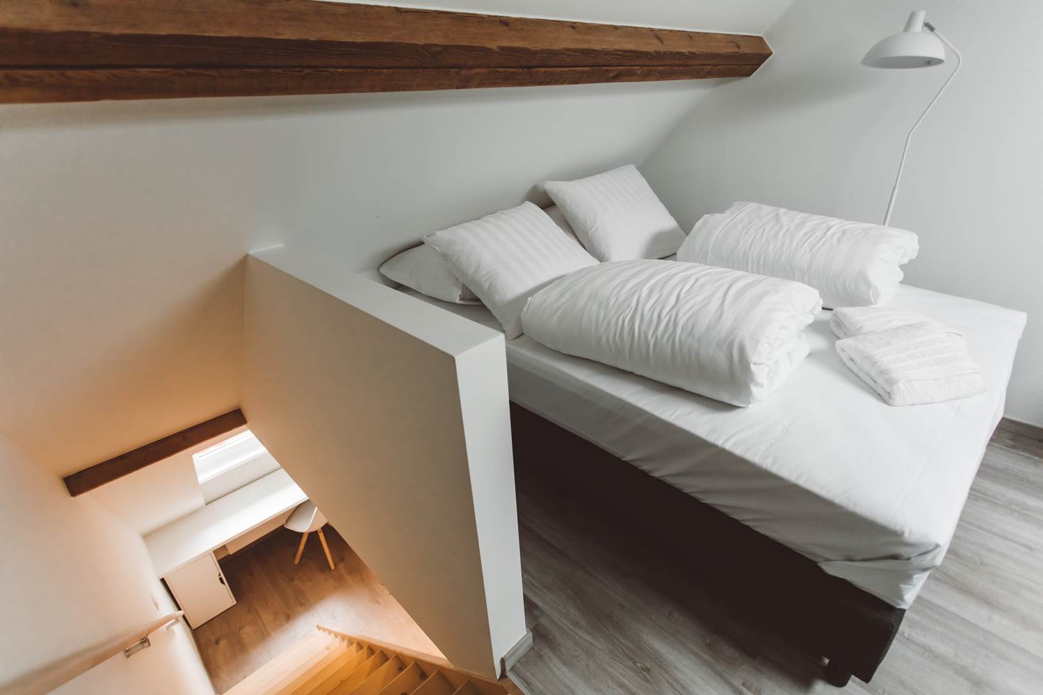 302 STUDIO AVEC CUISINE-DUPLEX CHAMBRE