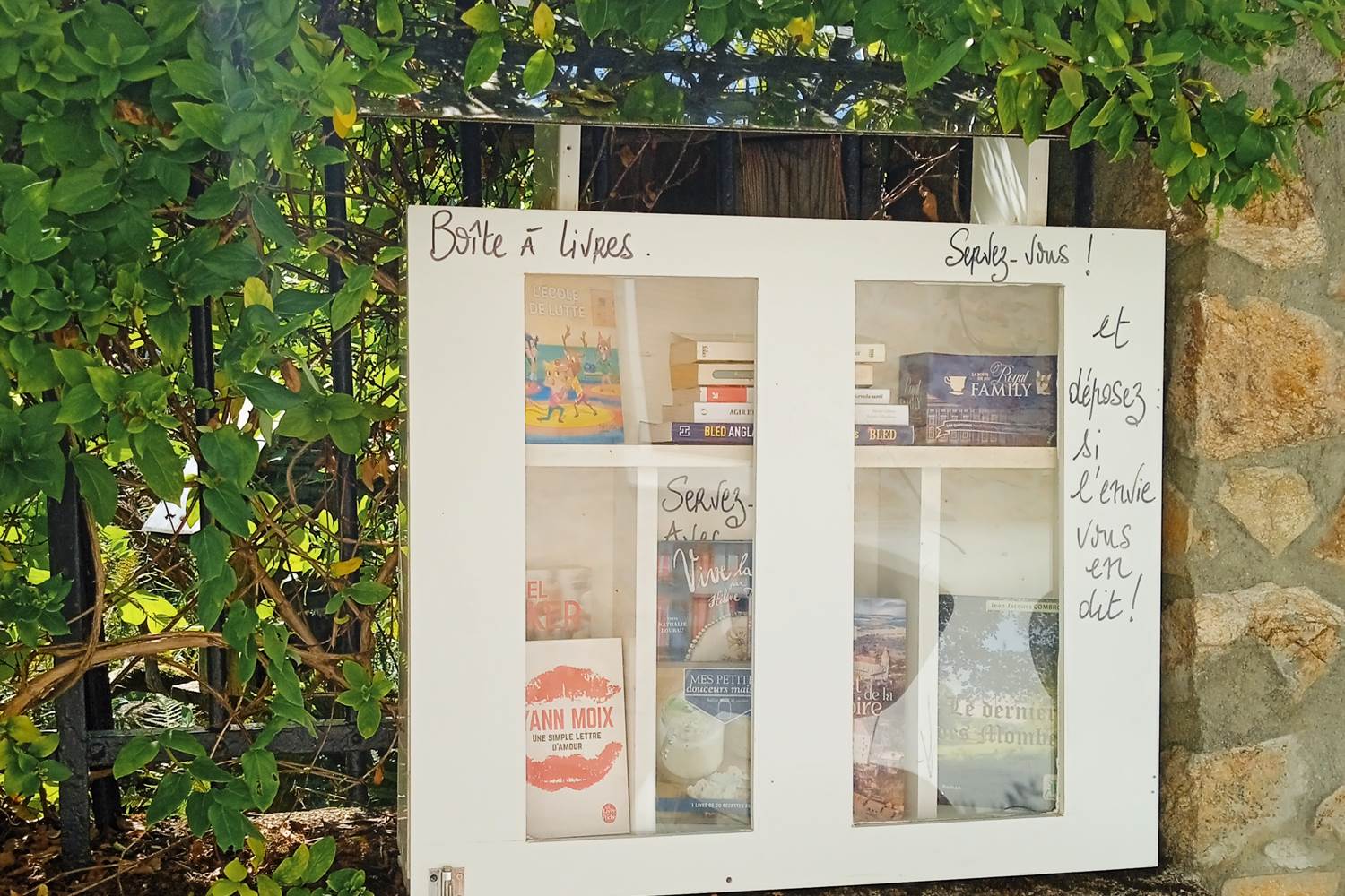 Chambre d'Hôtes l'Éphémère - La Boîte à Livres