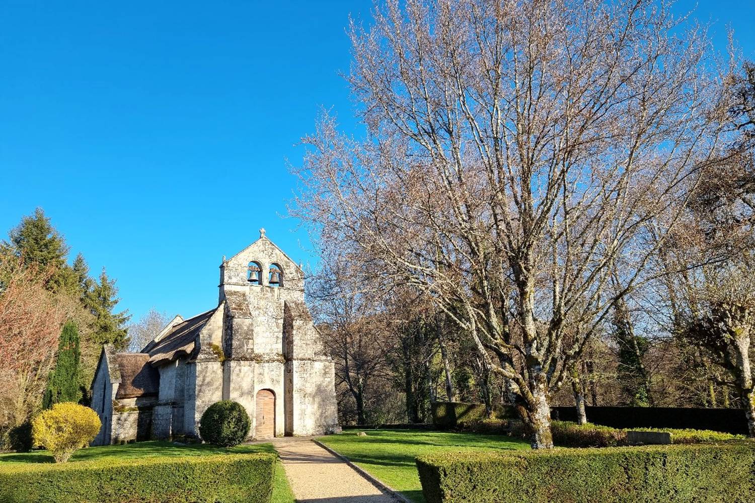 LA CHAPELLE ROMANE TEMPLIERE DE  LESTARD