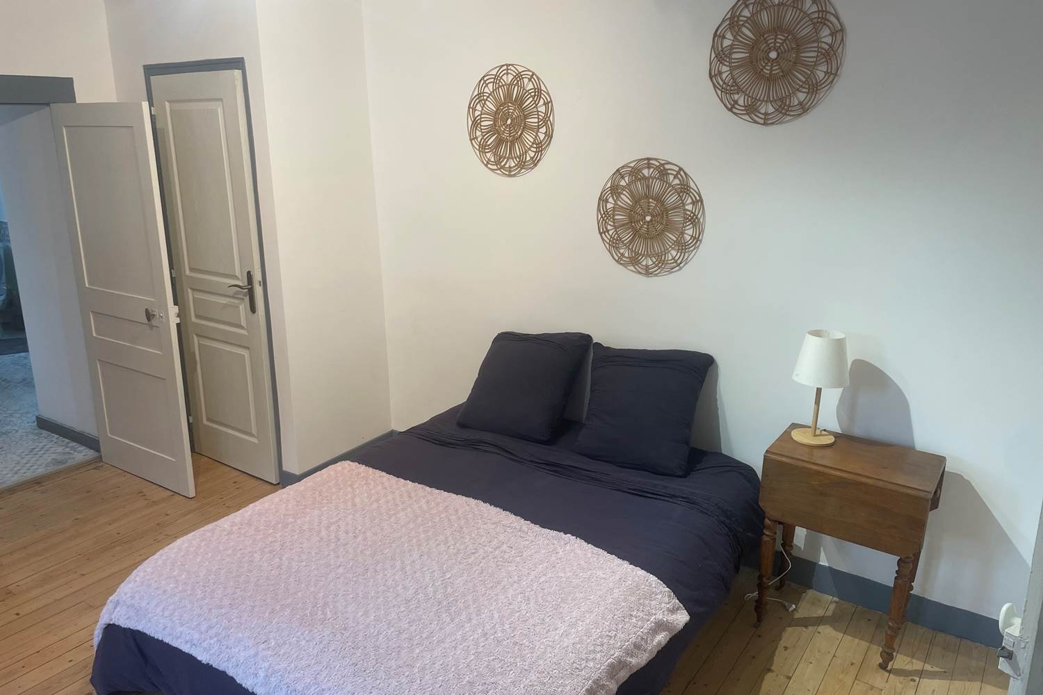 La chambre avec lit double