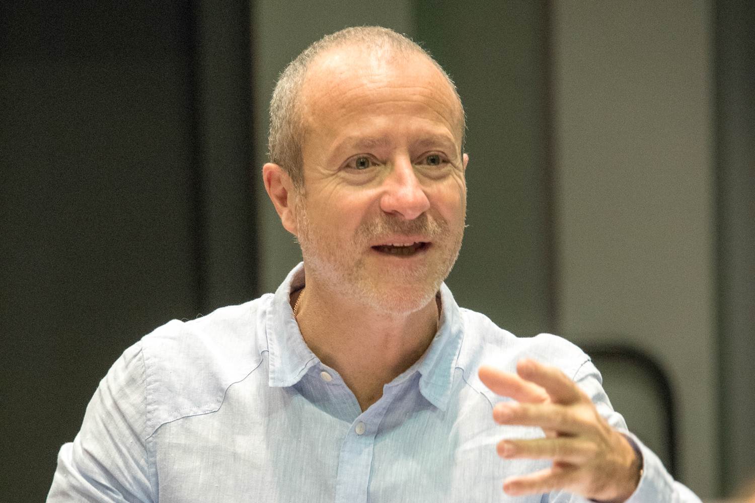 Bruno Rastier en répétition avec votre chœur