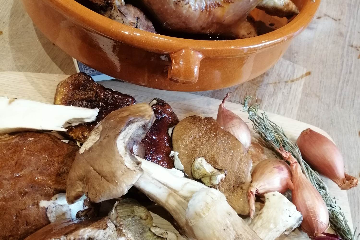 Pintade en cocotte aux cèpes