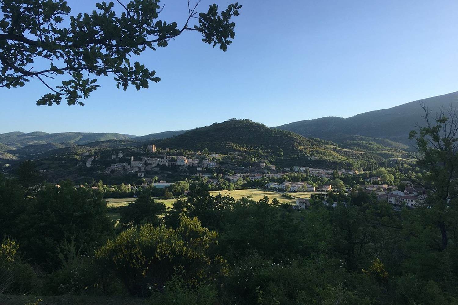 Le Deffends de Rdon - vue sur Montbrun-les-Bains