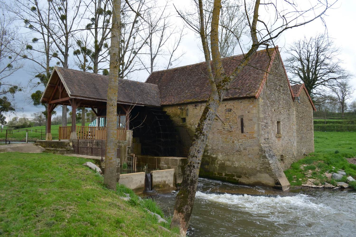 Le Moulin Hydroélectrique de Lugny lès Charolles