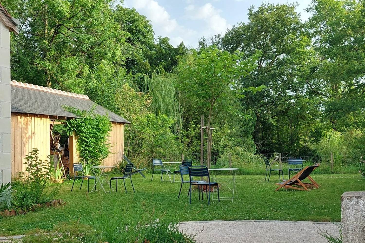 chambres-d-hotes-amboise-maison-chemin-jardin-chill