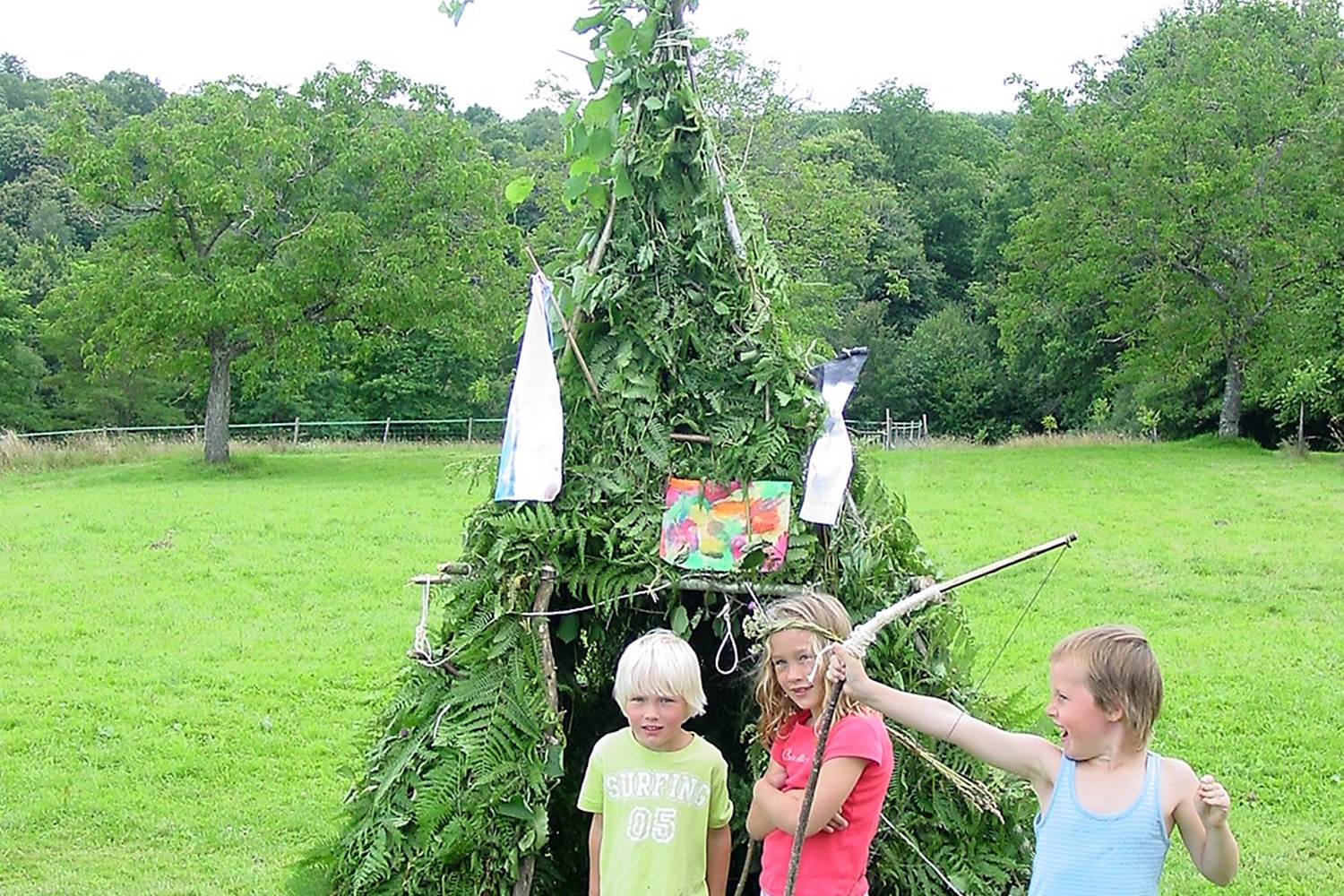 une cabane sur le terrain, een hut op open veld