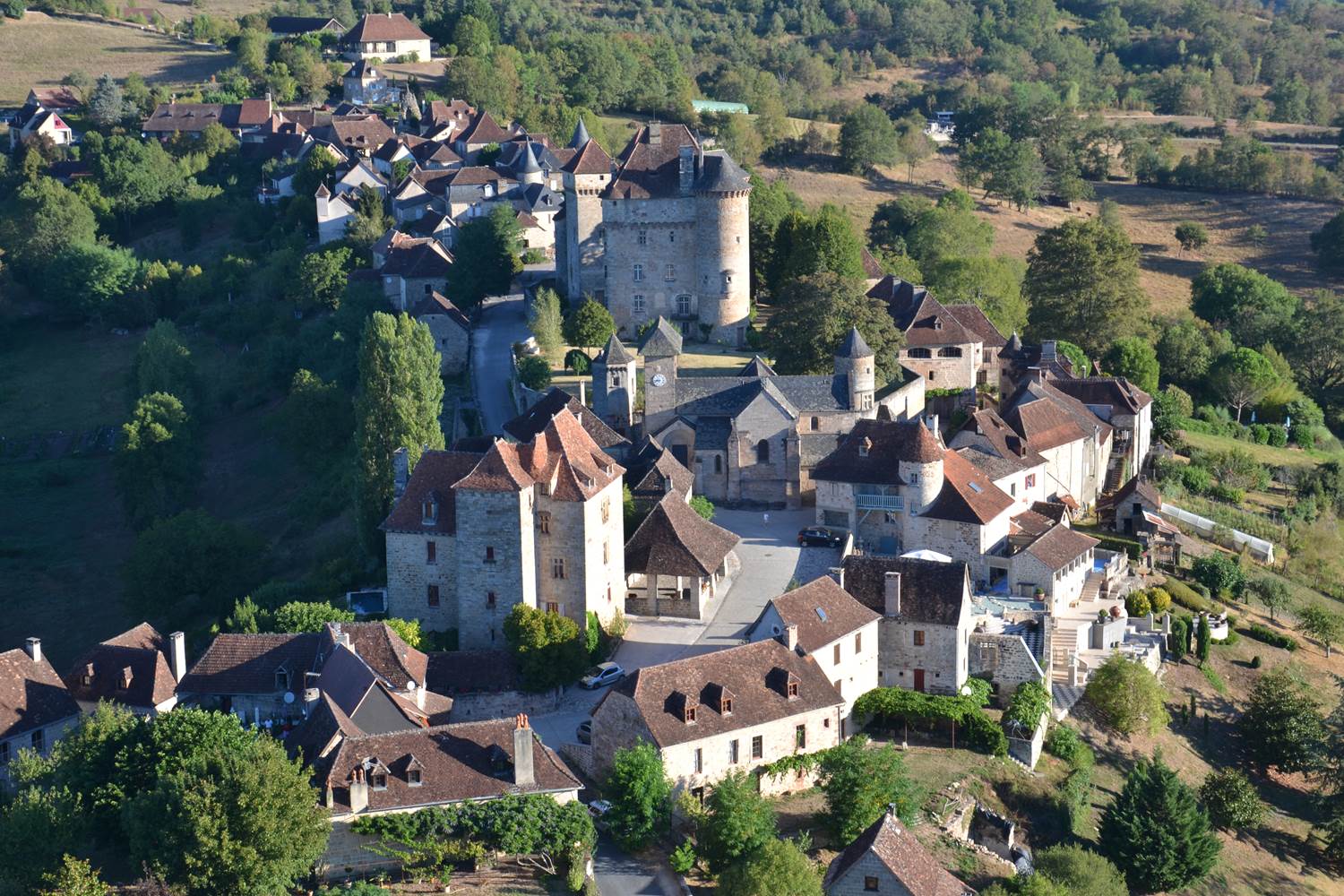 LE CHÂTEAU DE CUREMONTE