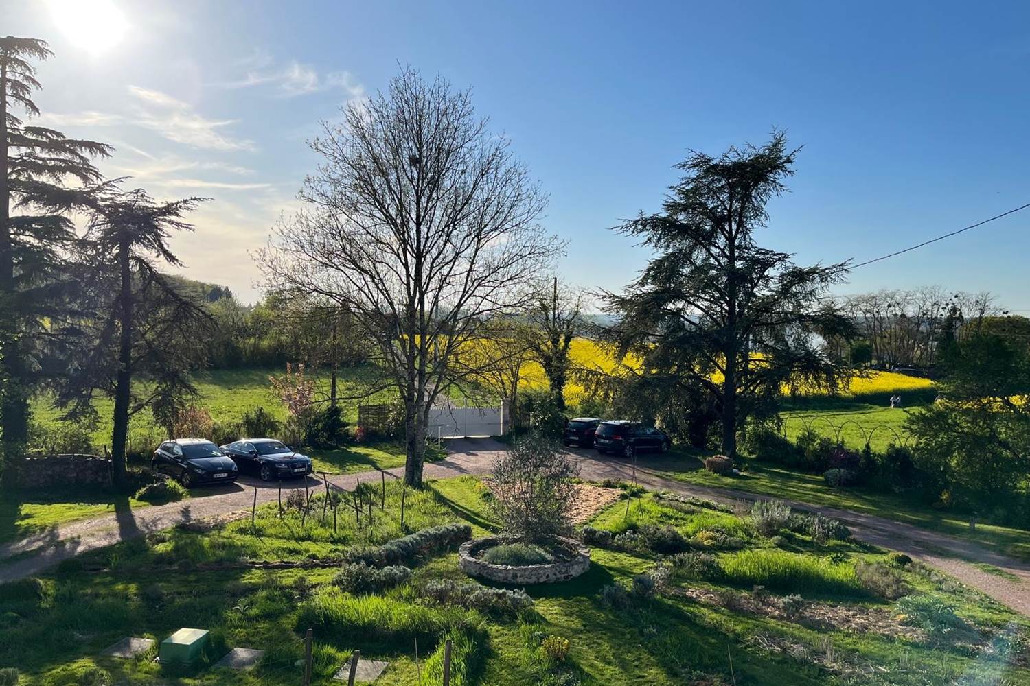 chambres-d-hotes-amboise-maison-chemin-jardin-parking