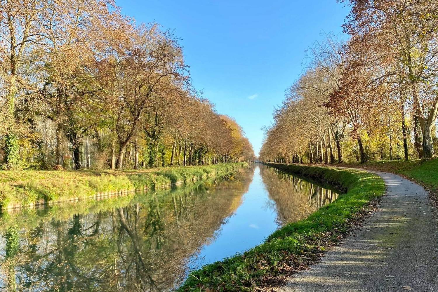 CANAL DES 2 MERS A VELO