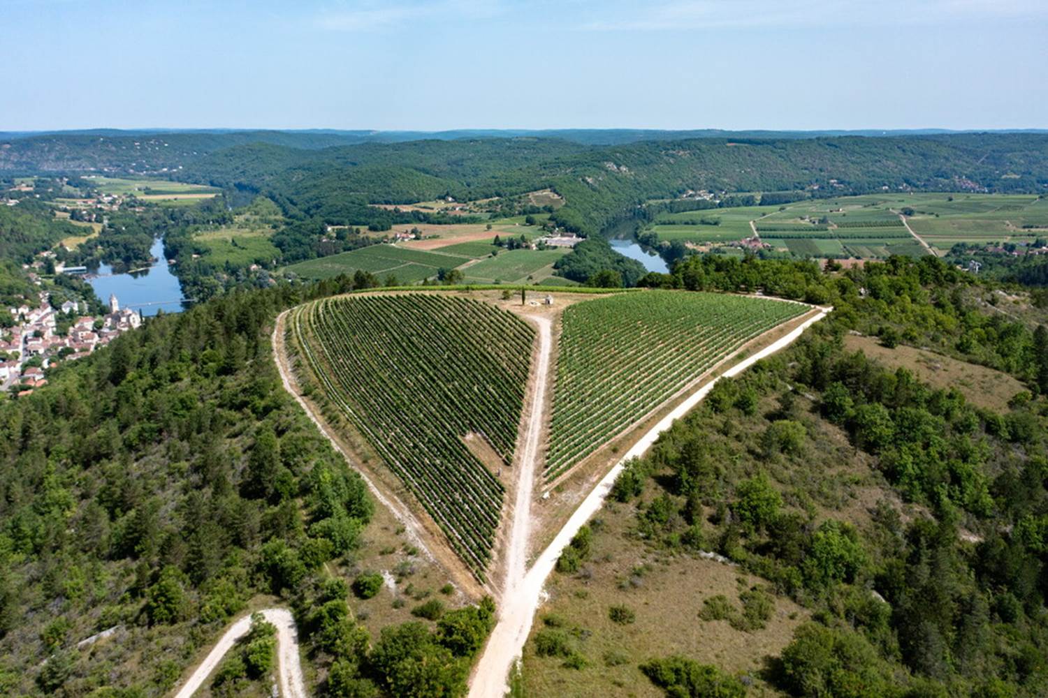 Vue drone sur les hauteurs d_Albas © Lot Tourisme - Cyril Novello