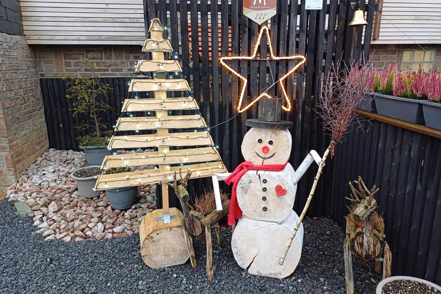 Notre bonhomme de neige pour vous accueillir