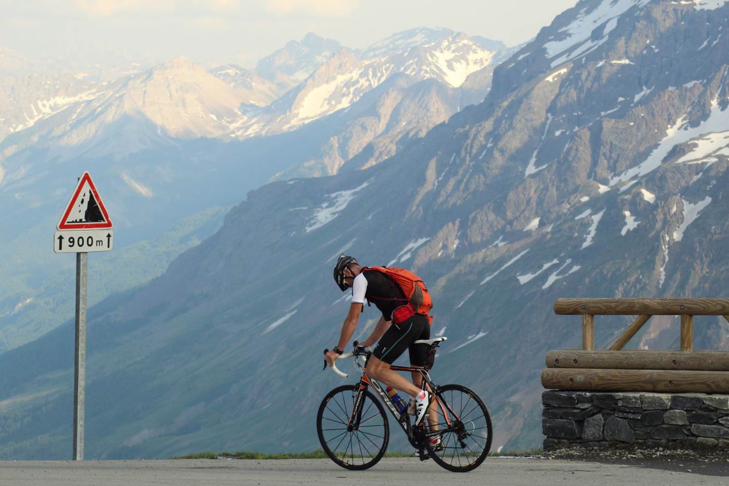 Ariivée au col du Galibier début Juin