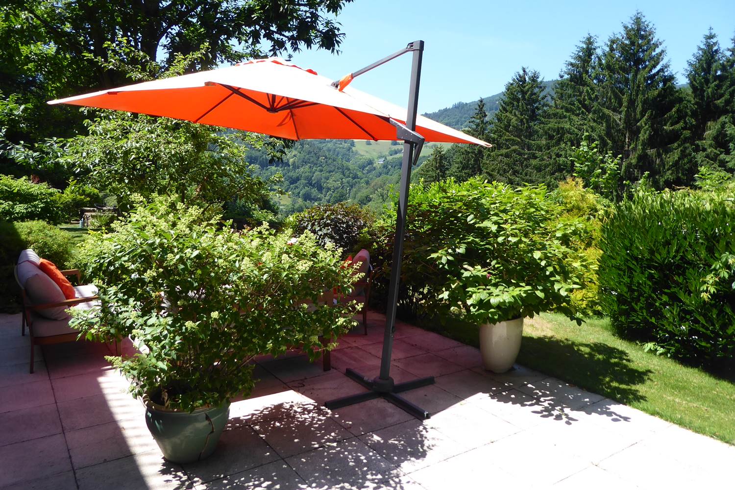 Terrasse du gîte le Châtaignier à Freland