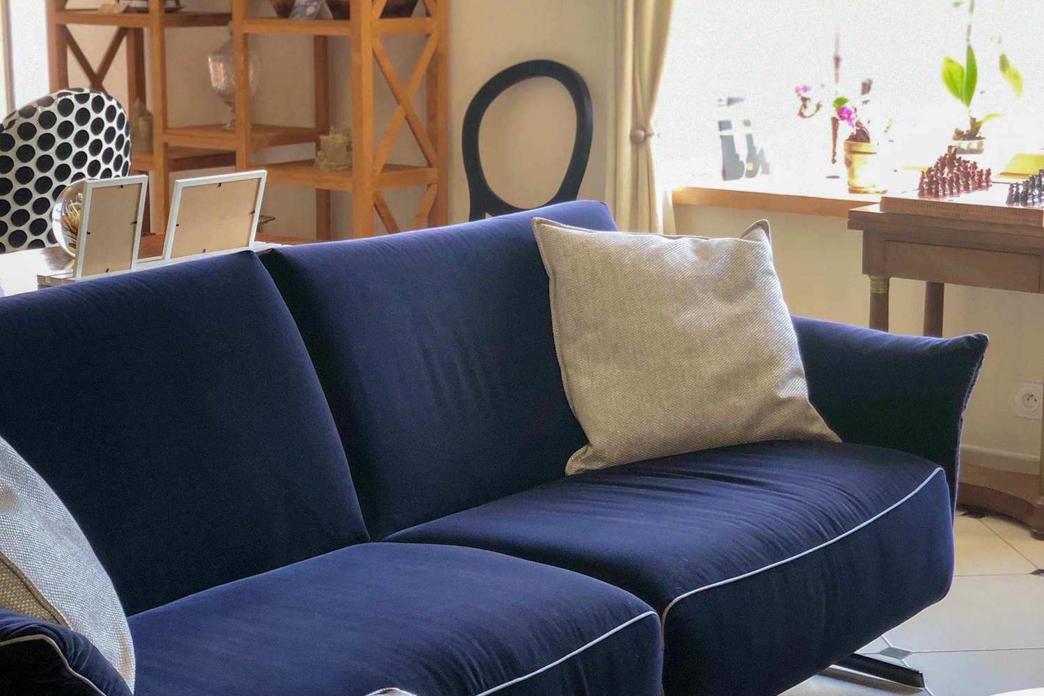 Se lover dans le salon très cosy de notre maison d'hôtes