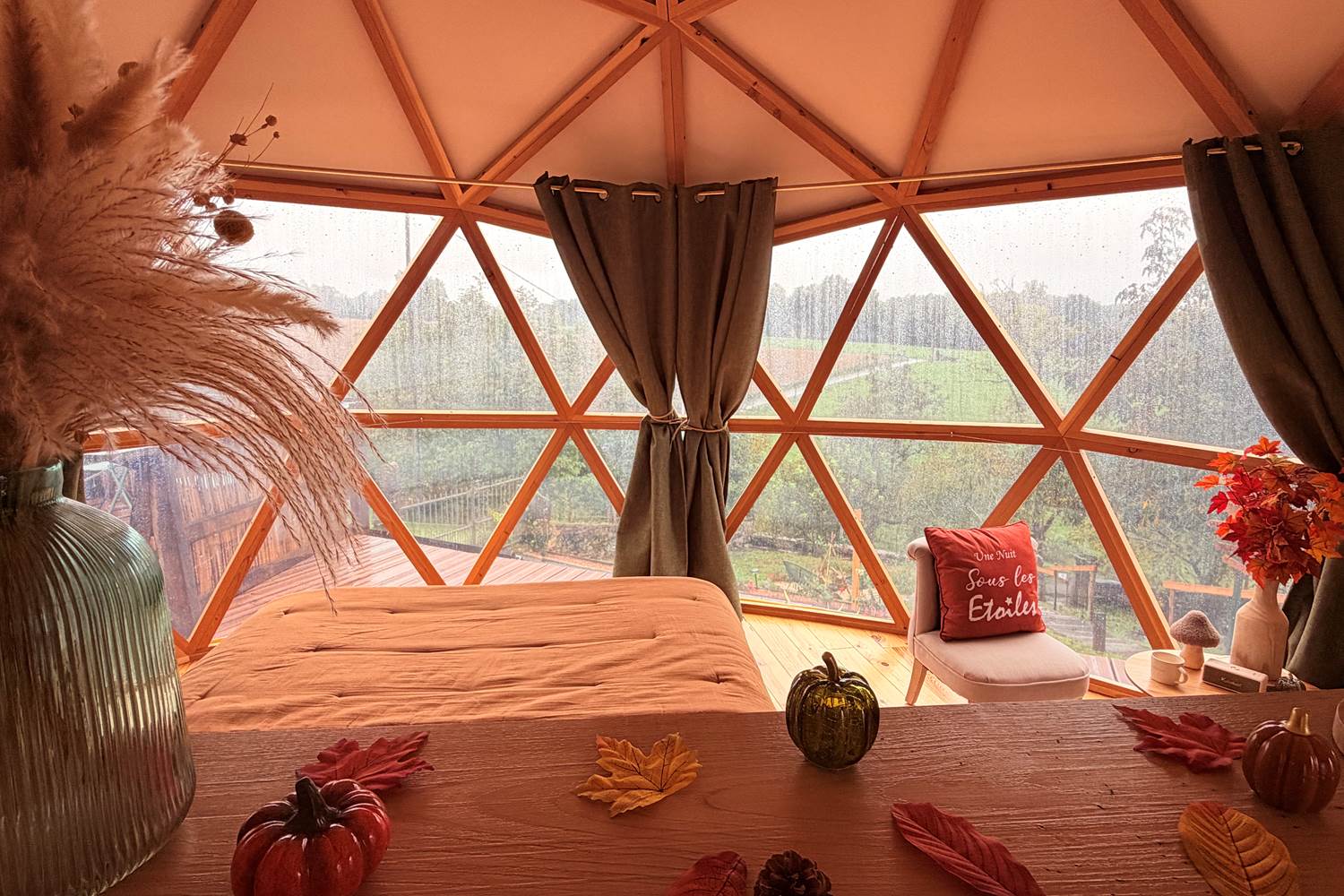 Ambiance automnale pour votre séjour insolite