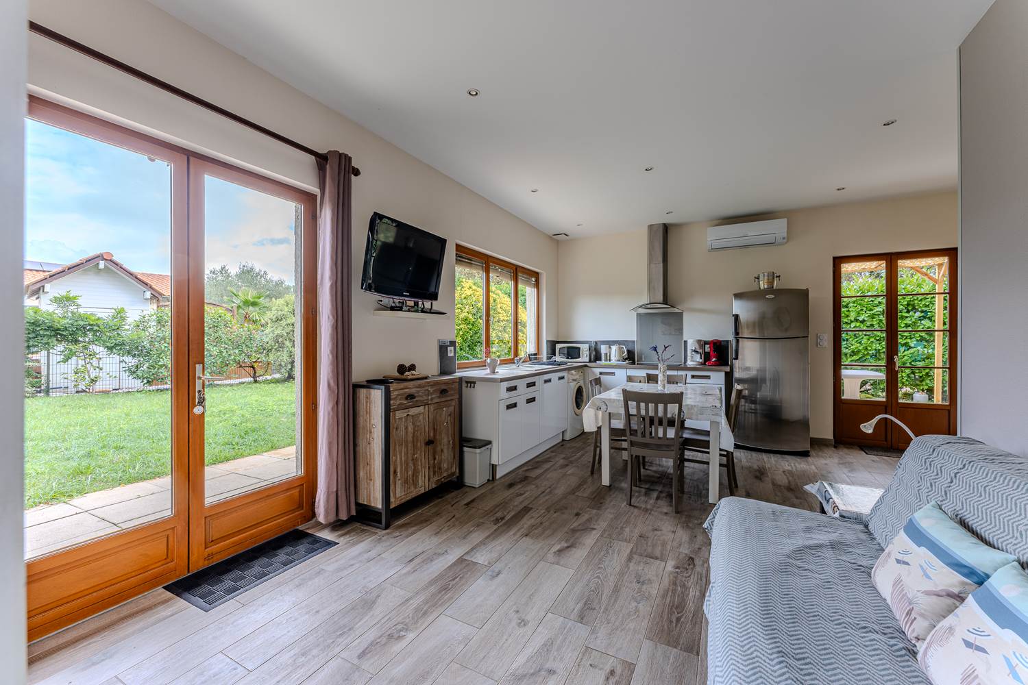 Entrée salon gîte 1