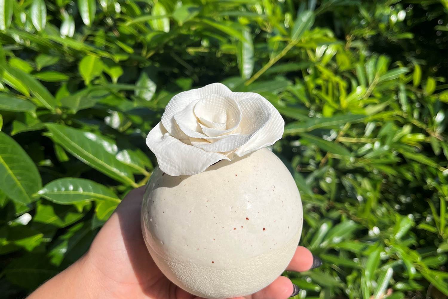 Week-end céramique - boîte pour glisser des rêves, avec sa rose en porcelaine