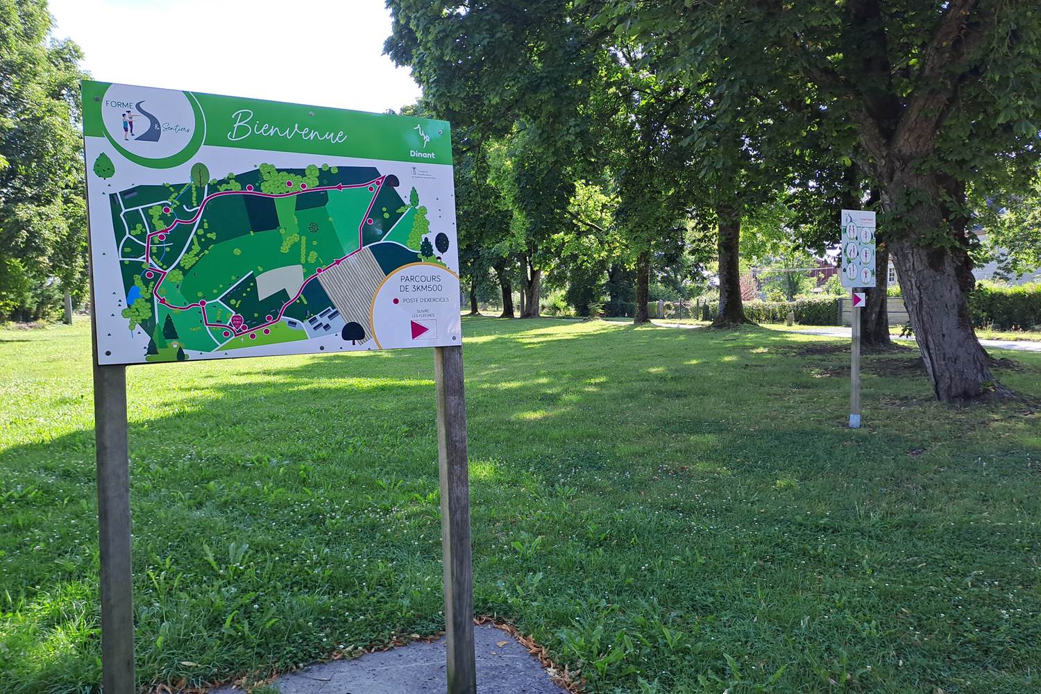 Départ du parcours santé et première série d'exercices