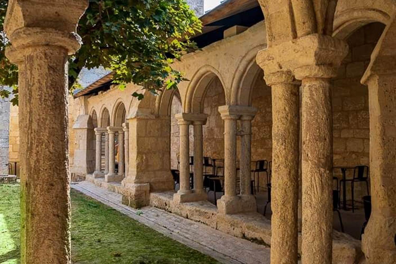 Nid Cosy Bordeaux - L'Église Collégiale et son cloître