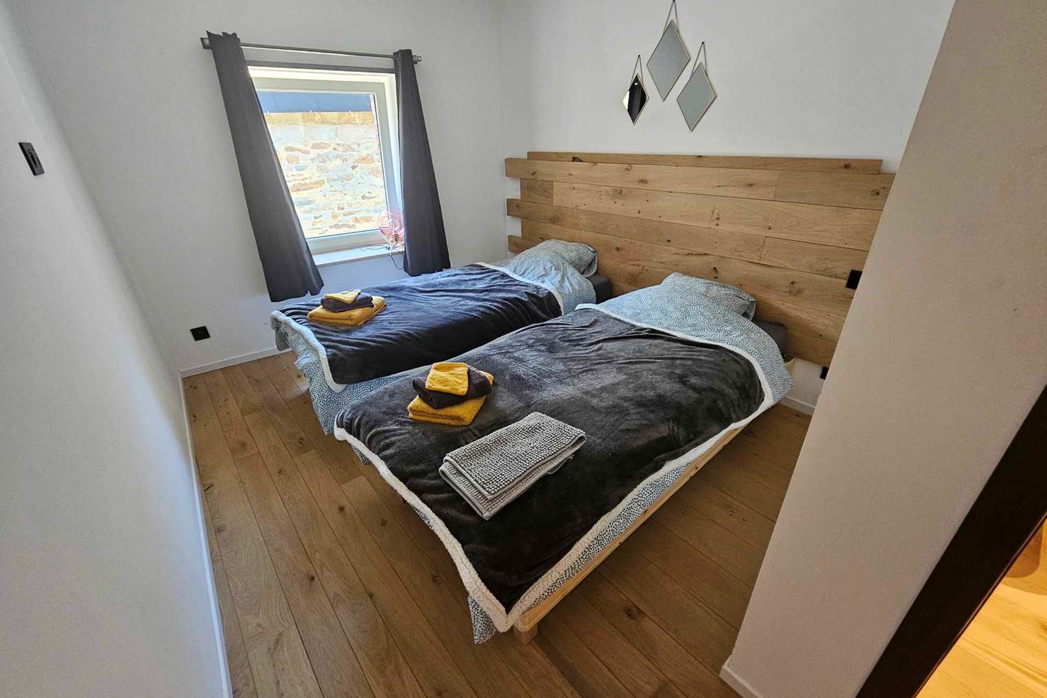 L'ESCAPADE-DE-SAINT-HUBERT-Chambre-Lits-Simples