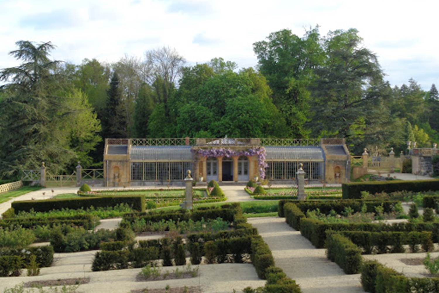 Le  château de Digoin à 24km