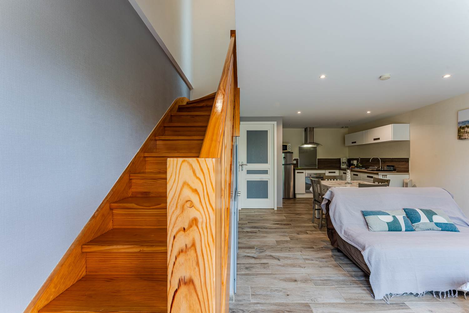 Escalier chambres gîte 2