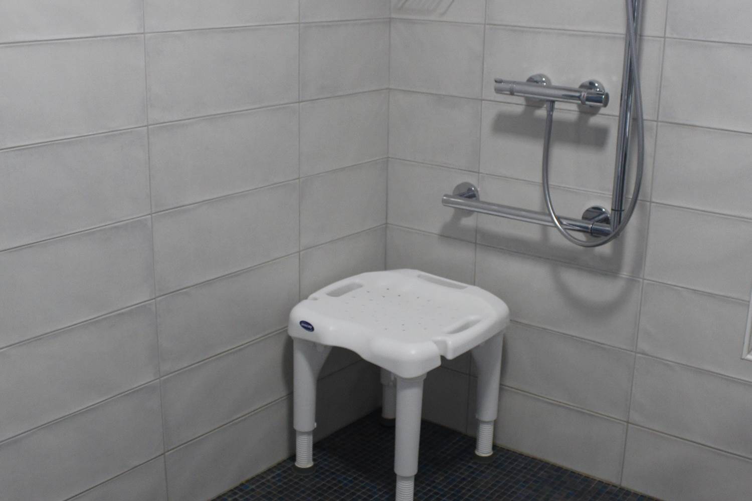 douche_italienne_avec_siège_de_douche