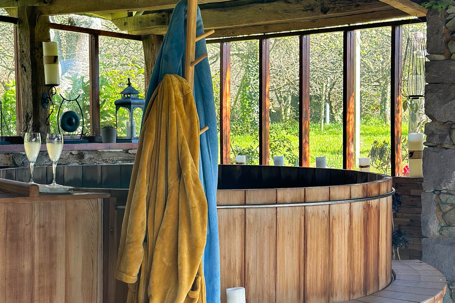 profiter des bienfaits de l'eau chaude reminéralisée au sel d'Epsom du bain Ofuro