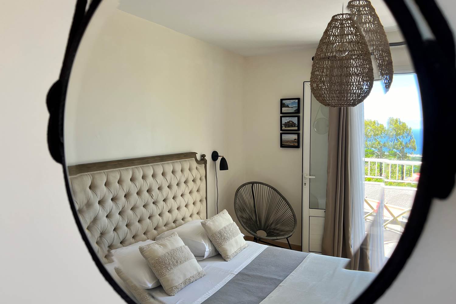 Chambre Galabé et sa terrasse vue mer, lit Queen-size et climatisation