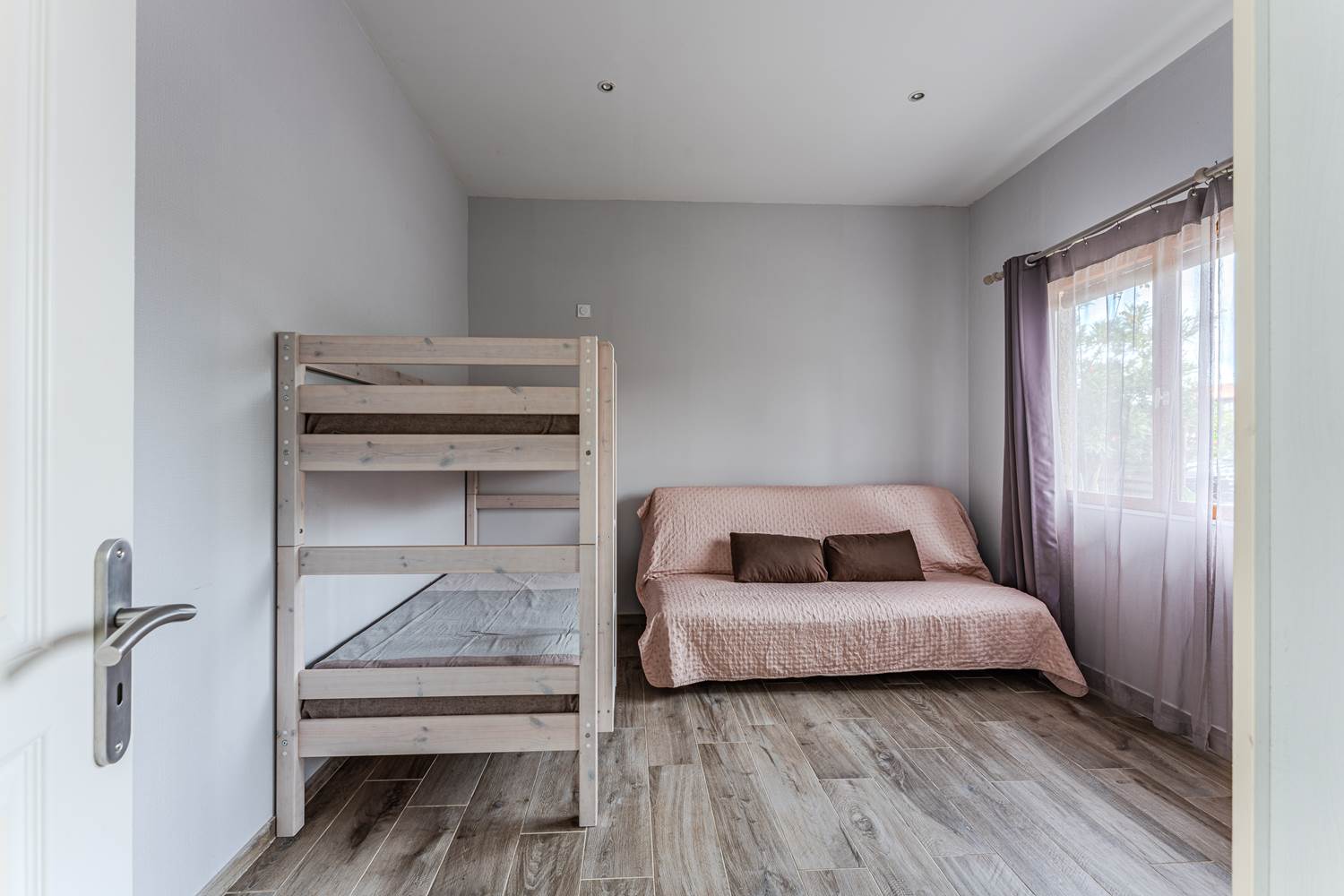 Chambre gîte 1 lits superposés gîte 1 climatisée