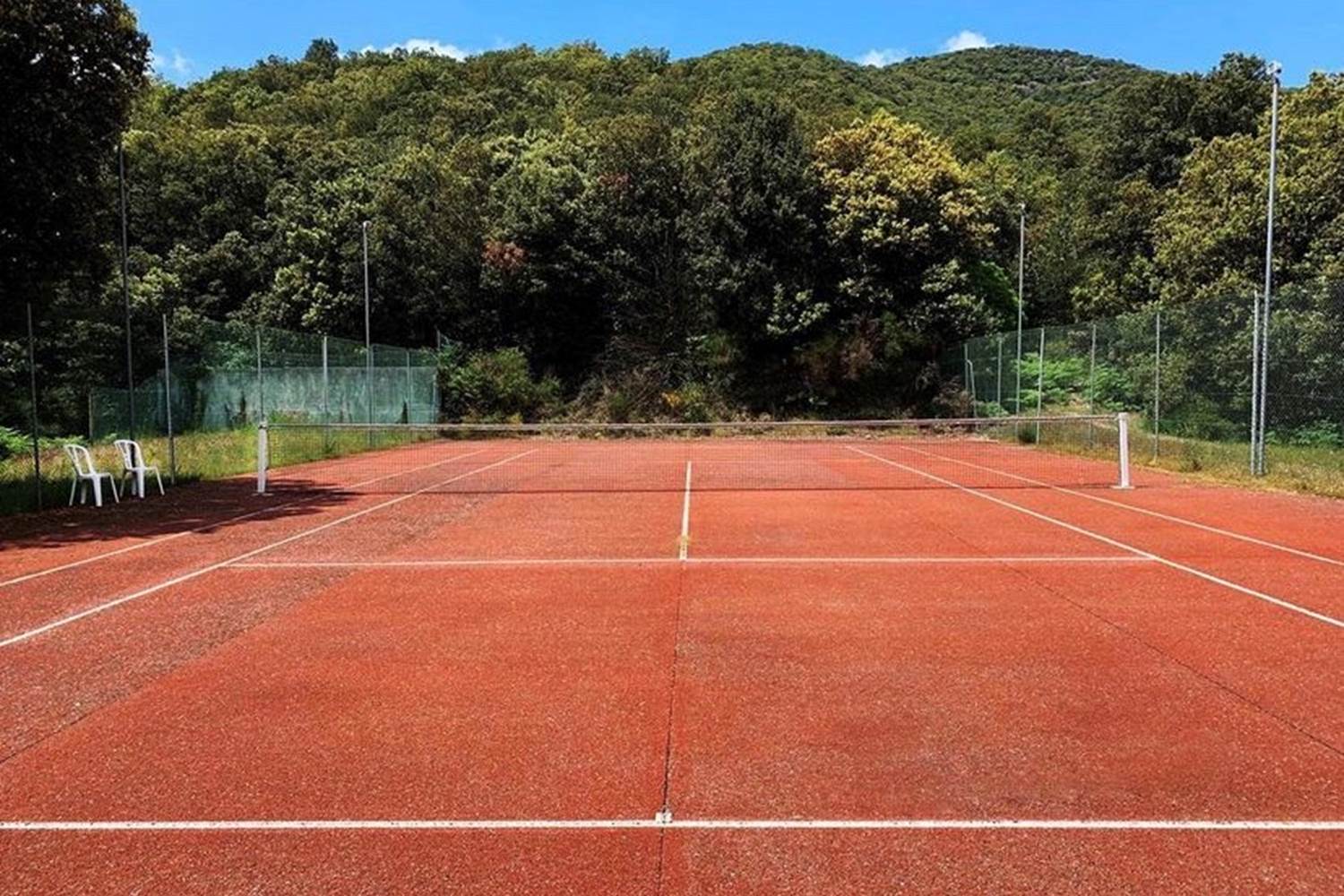Terrain de tennis