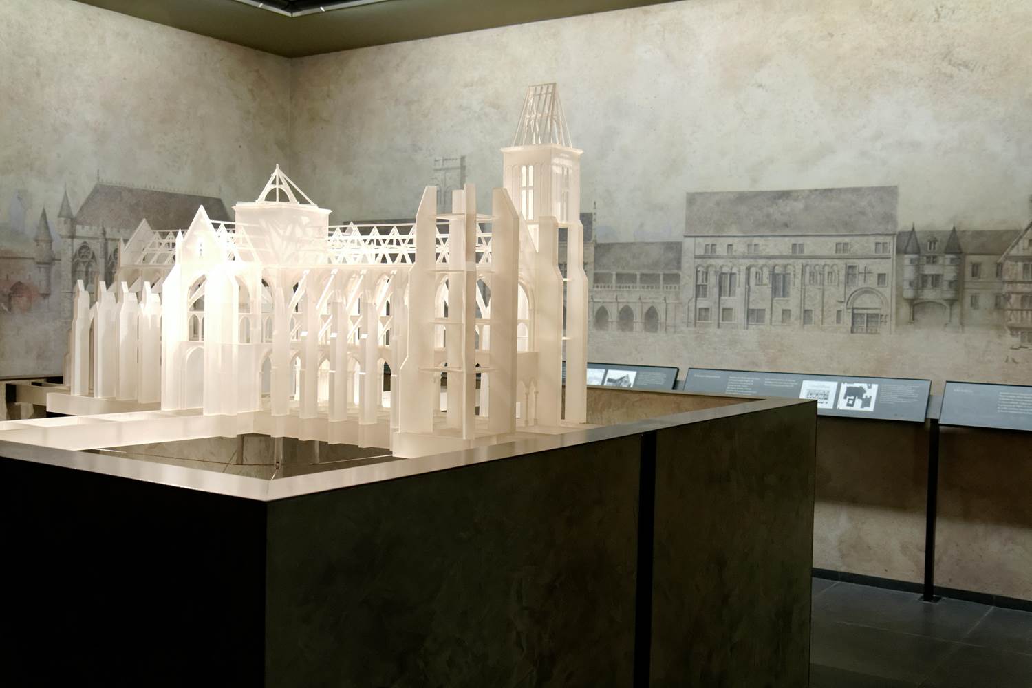 La cathédrale au coeur du quartier cathédral