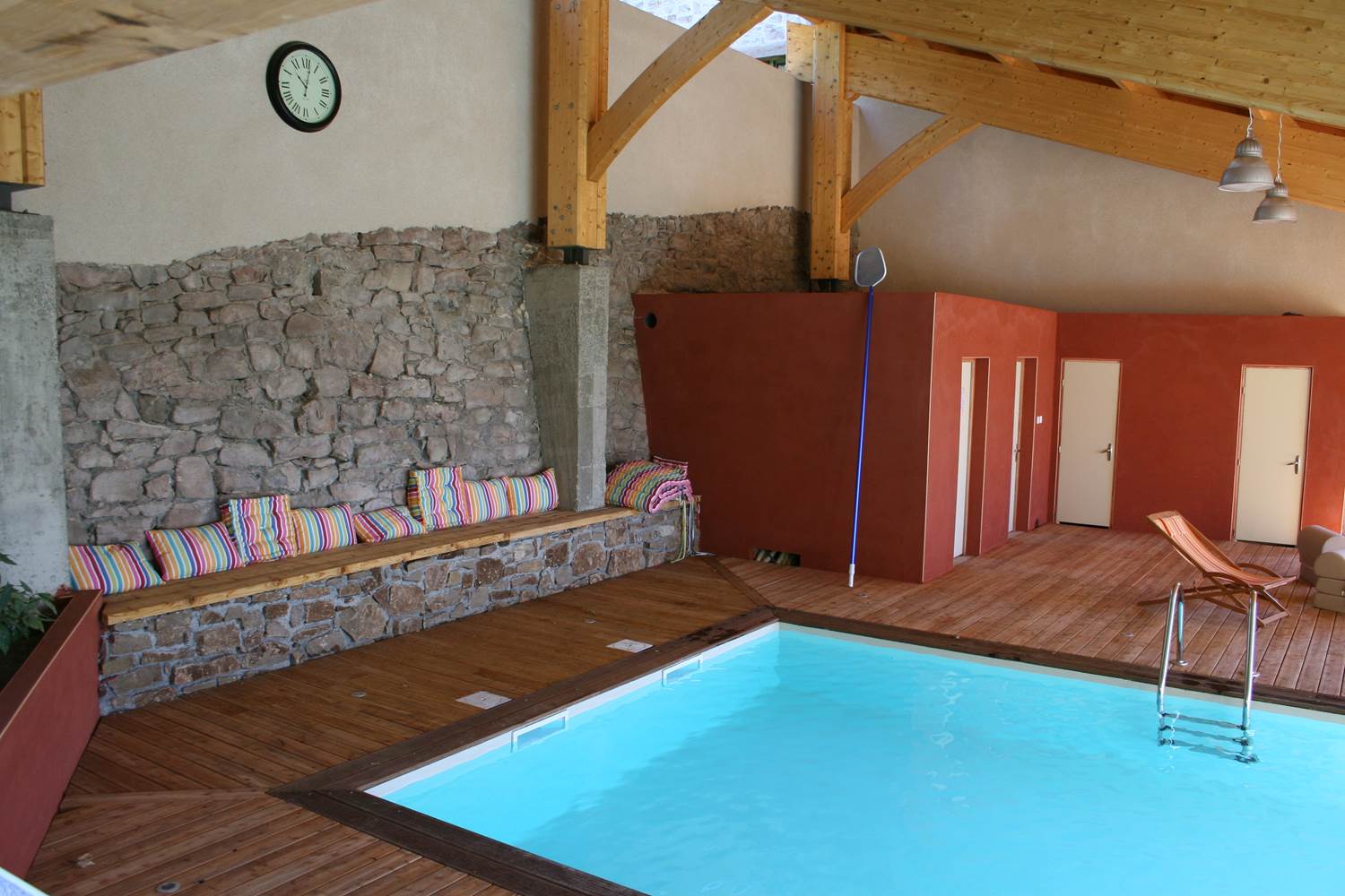 Vue partielle de la piscine chauffée (12.50*4.00)