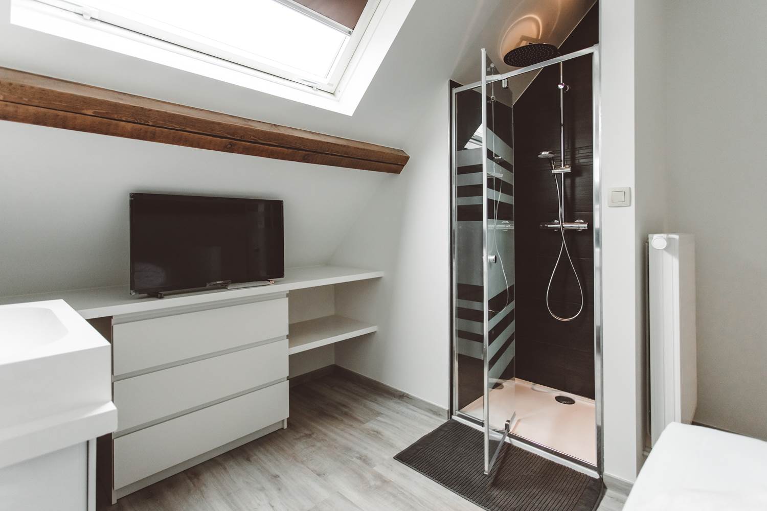 302 STUDIO AVEC CUISINE- SALLE DE BAIN