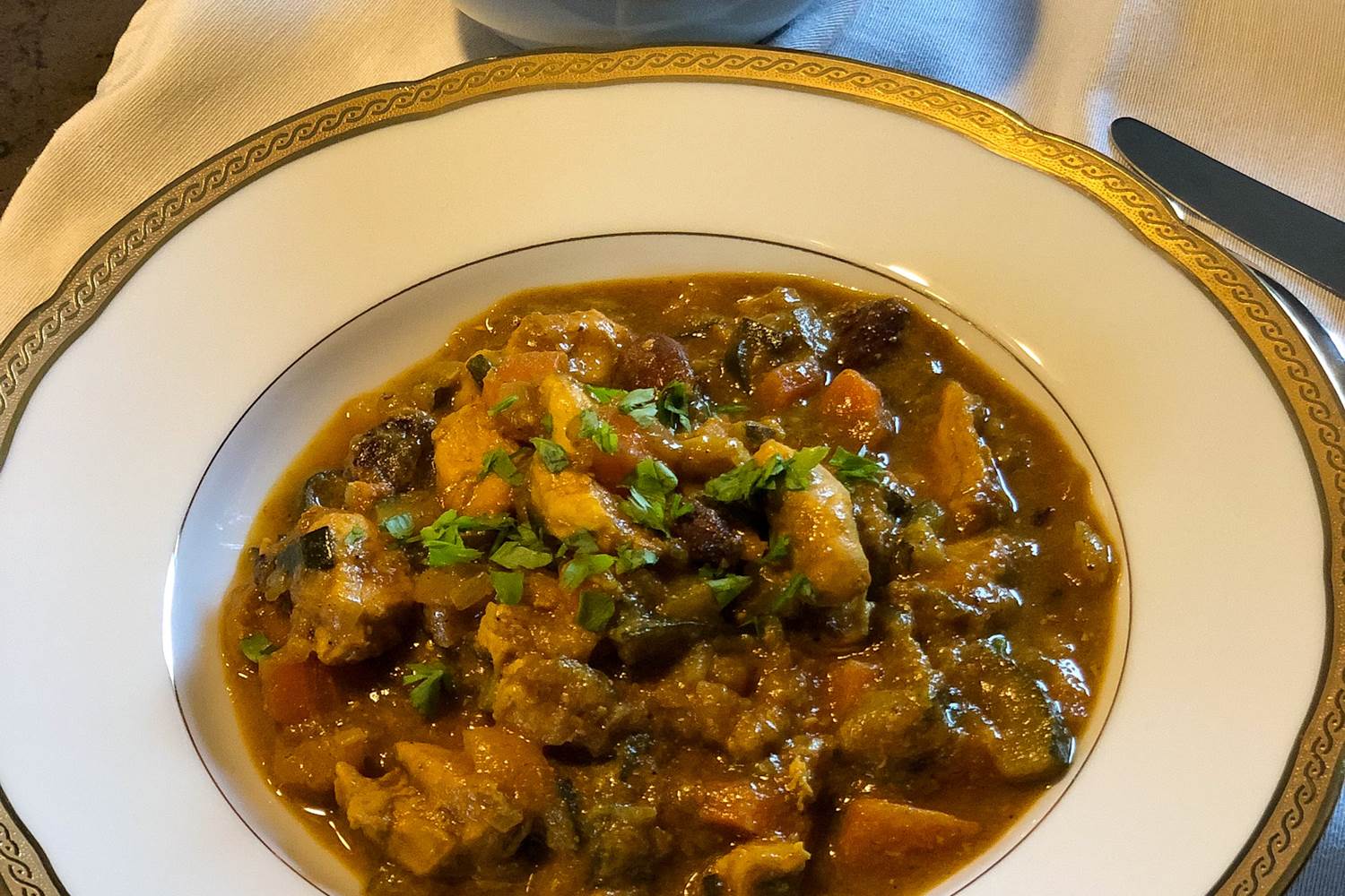 des saveurs salées et sucrées pour cette tajine au poulet
