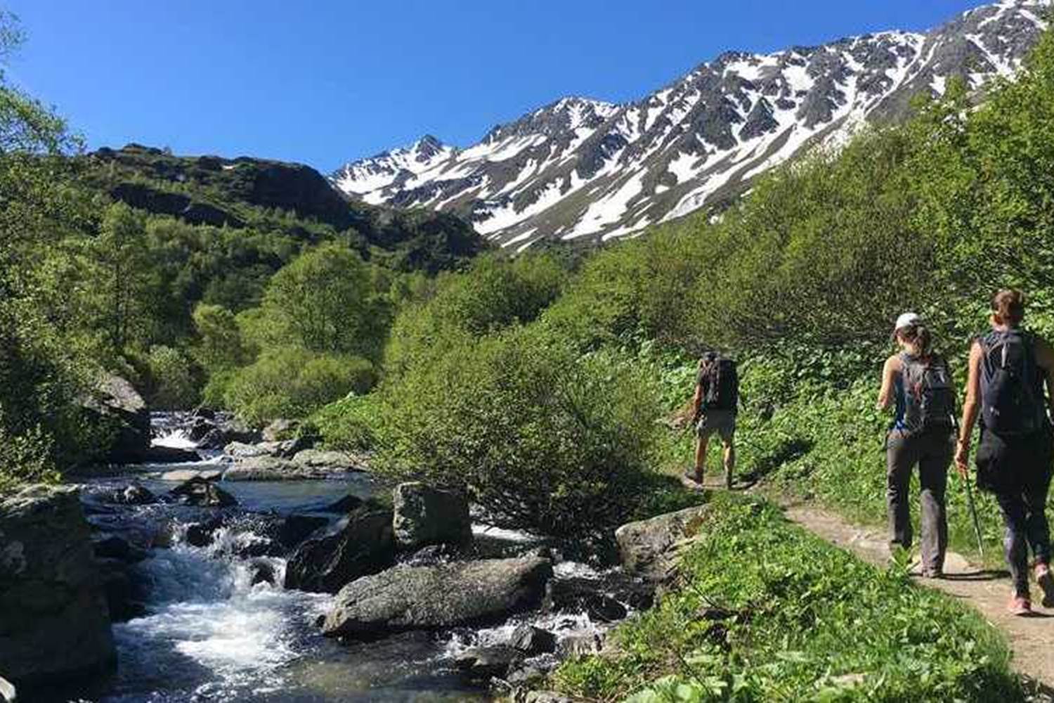 Départ dans le site classé du Mont Thabor