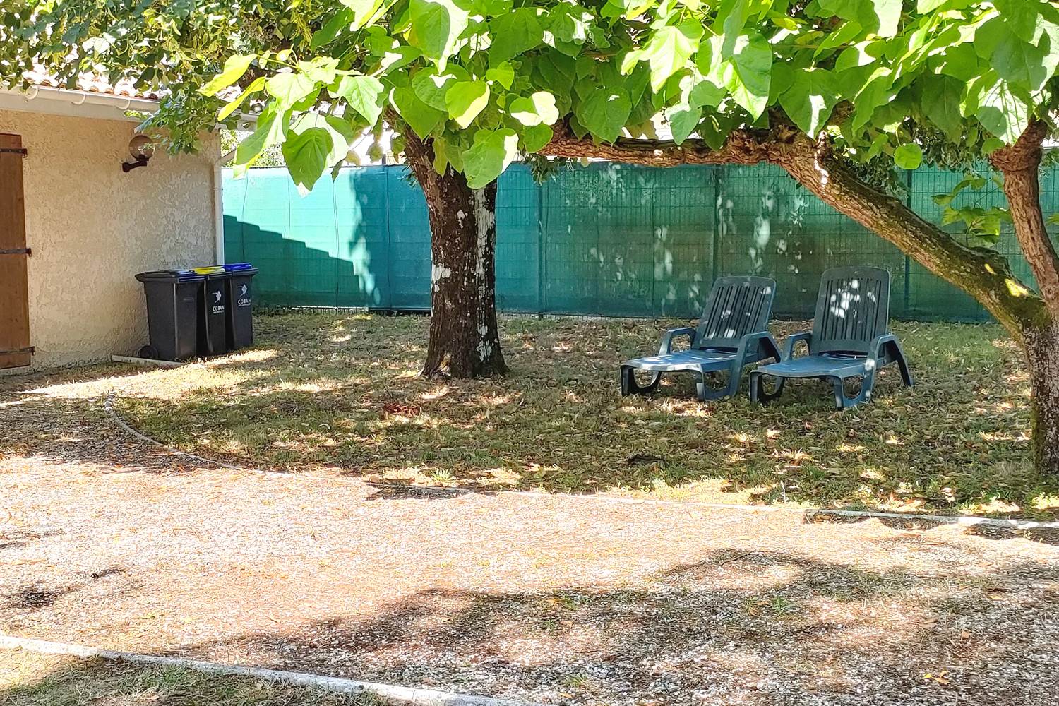 maisonnette-extérieur ombragé