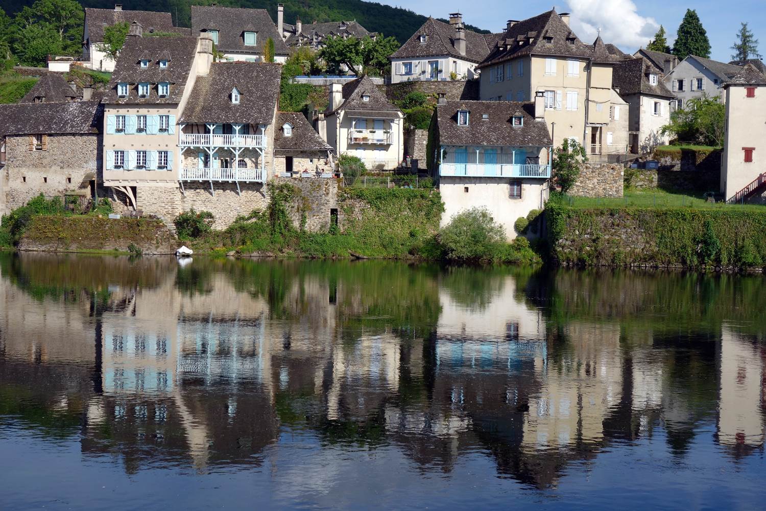 les quais d Argentat sur dordogne