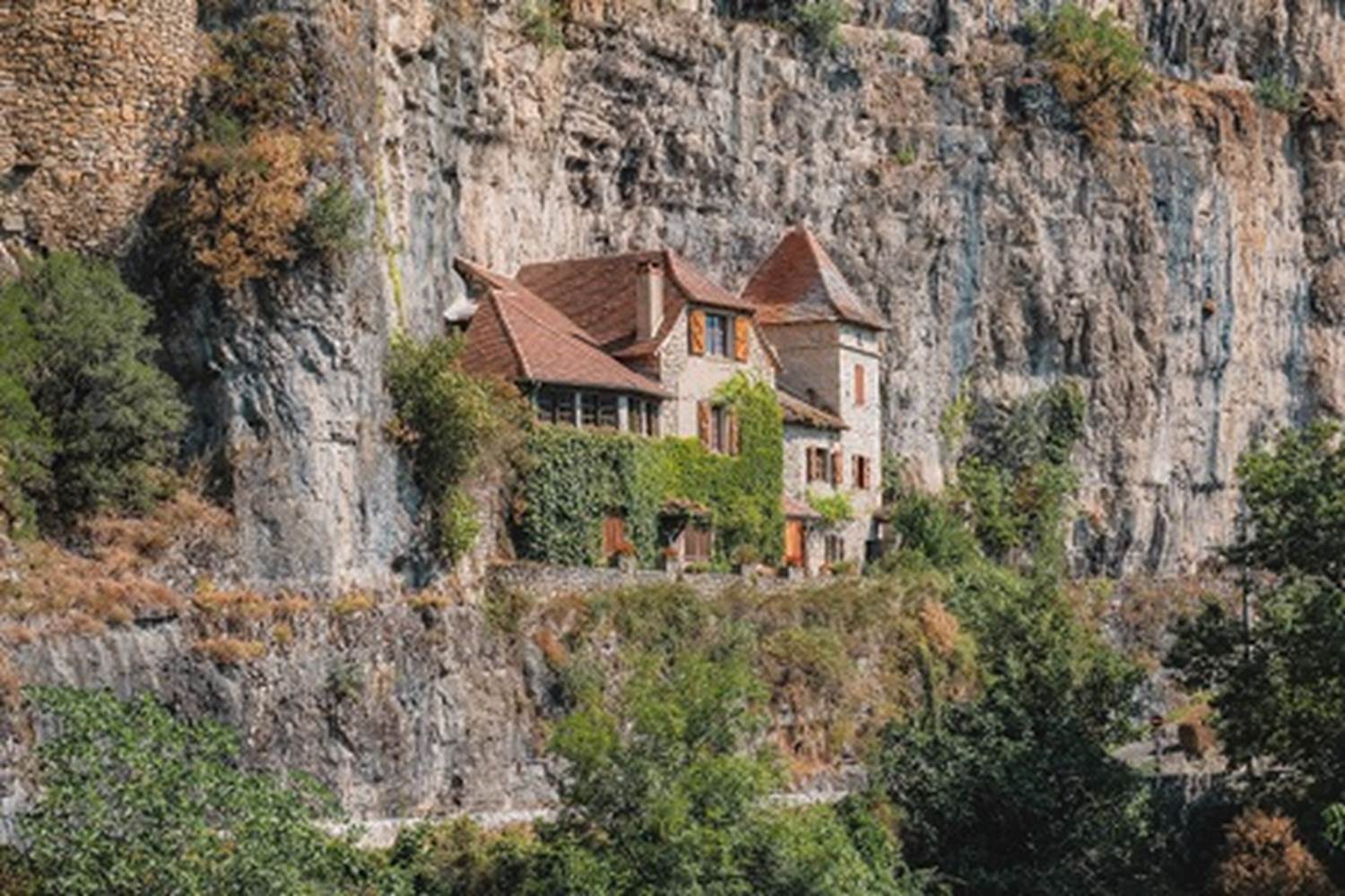 Maison troglodyte à Cabrerets Lot Tourisme- Teddy Verneuil 191014-151033