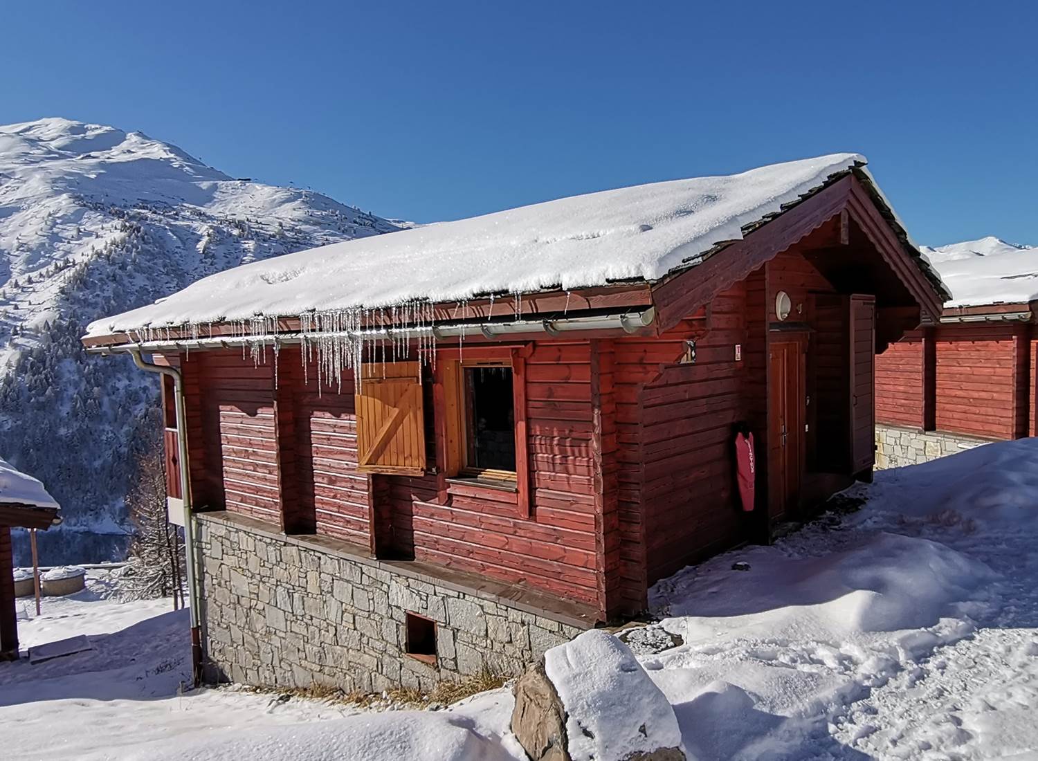 vue sur l'entrée du chalet