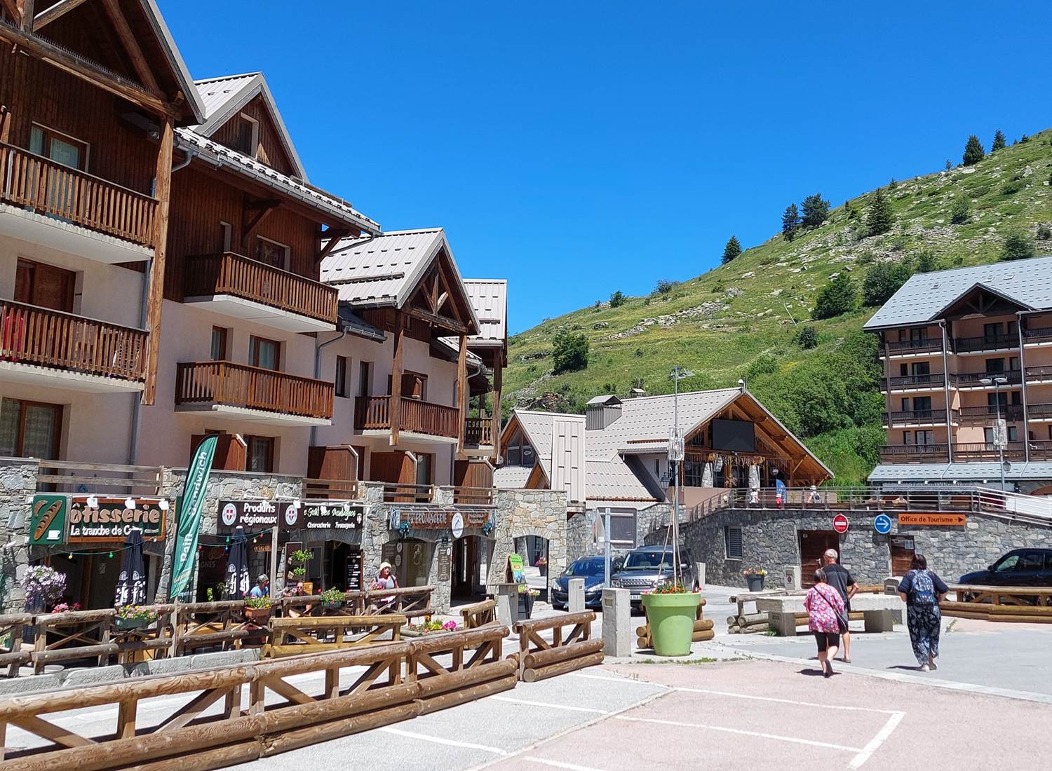 Commerce au centre 1800