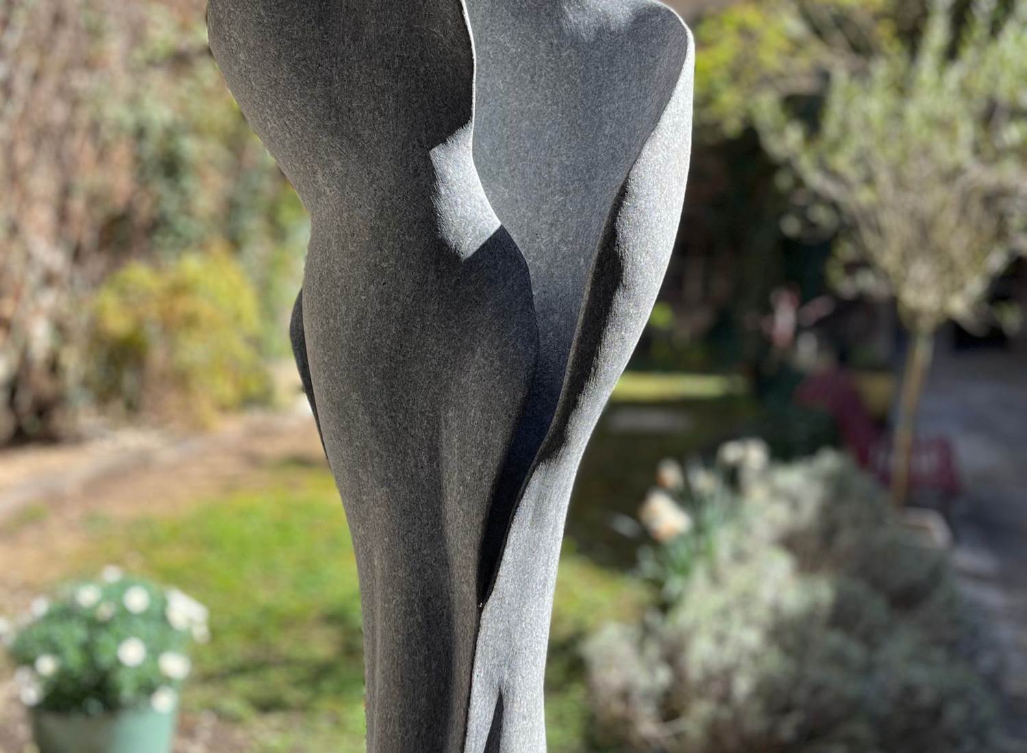 Danseurs dans la cour du Clos Grimont